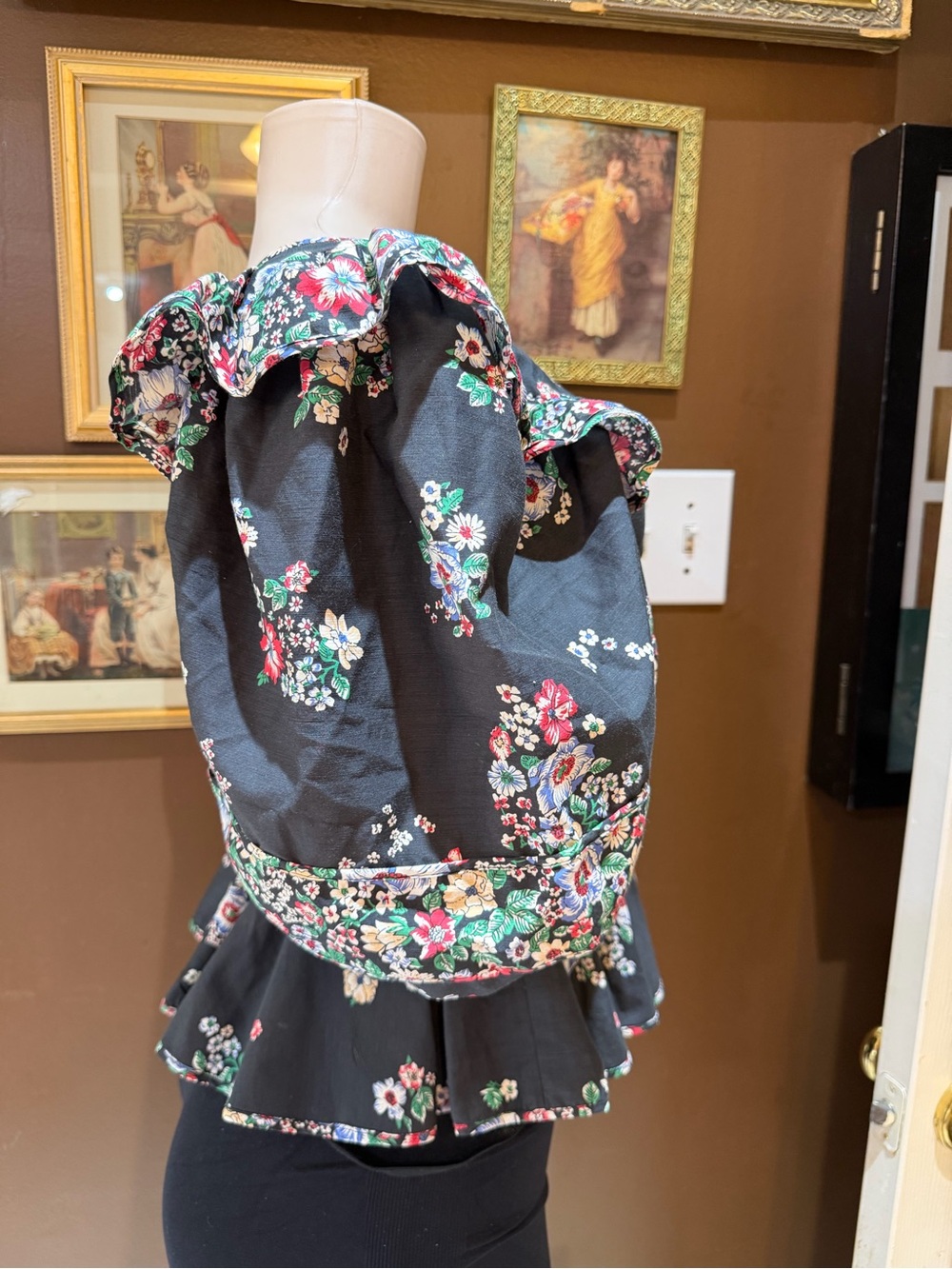HUNTER BELL Black Floral Puff-Sleeve Peplum Top FLAWED - Picture 5 of 9